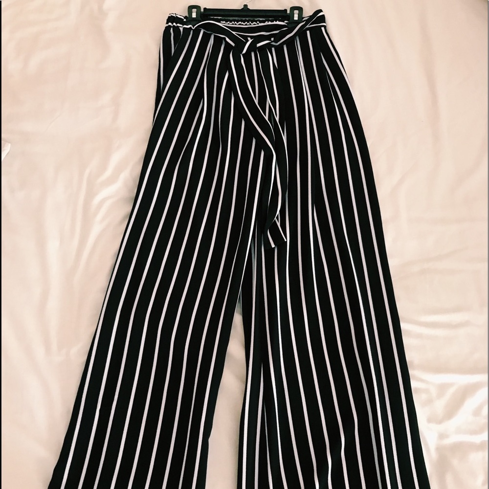 Wide leg pant with belt
